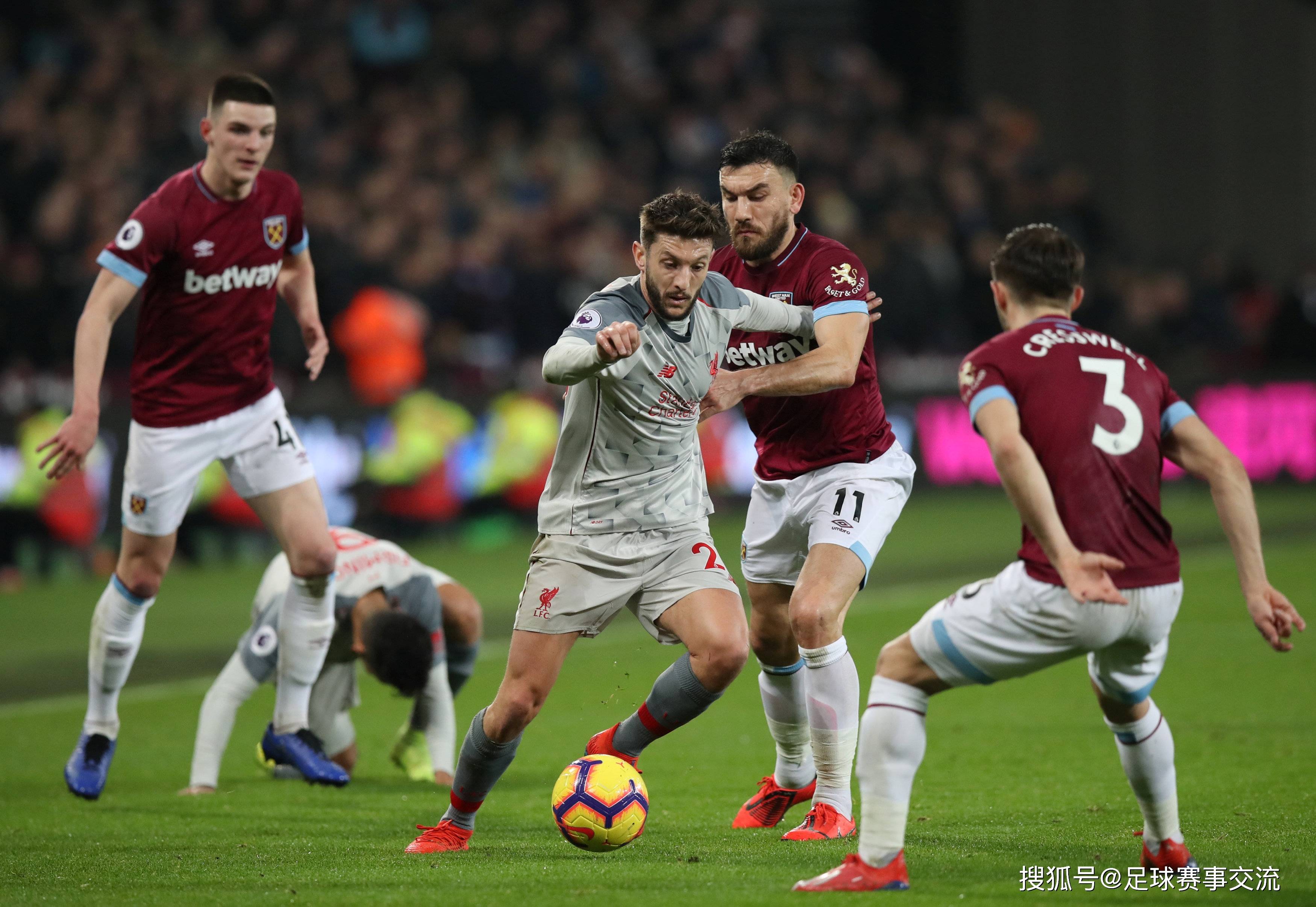 为什么主审会在每局开始前要求球童提供至少六颗经过摩擦的新球