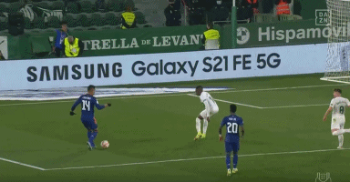 欧冠8强诞生，金球奖赔率大洗牌：拉菲尼亚登顶